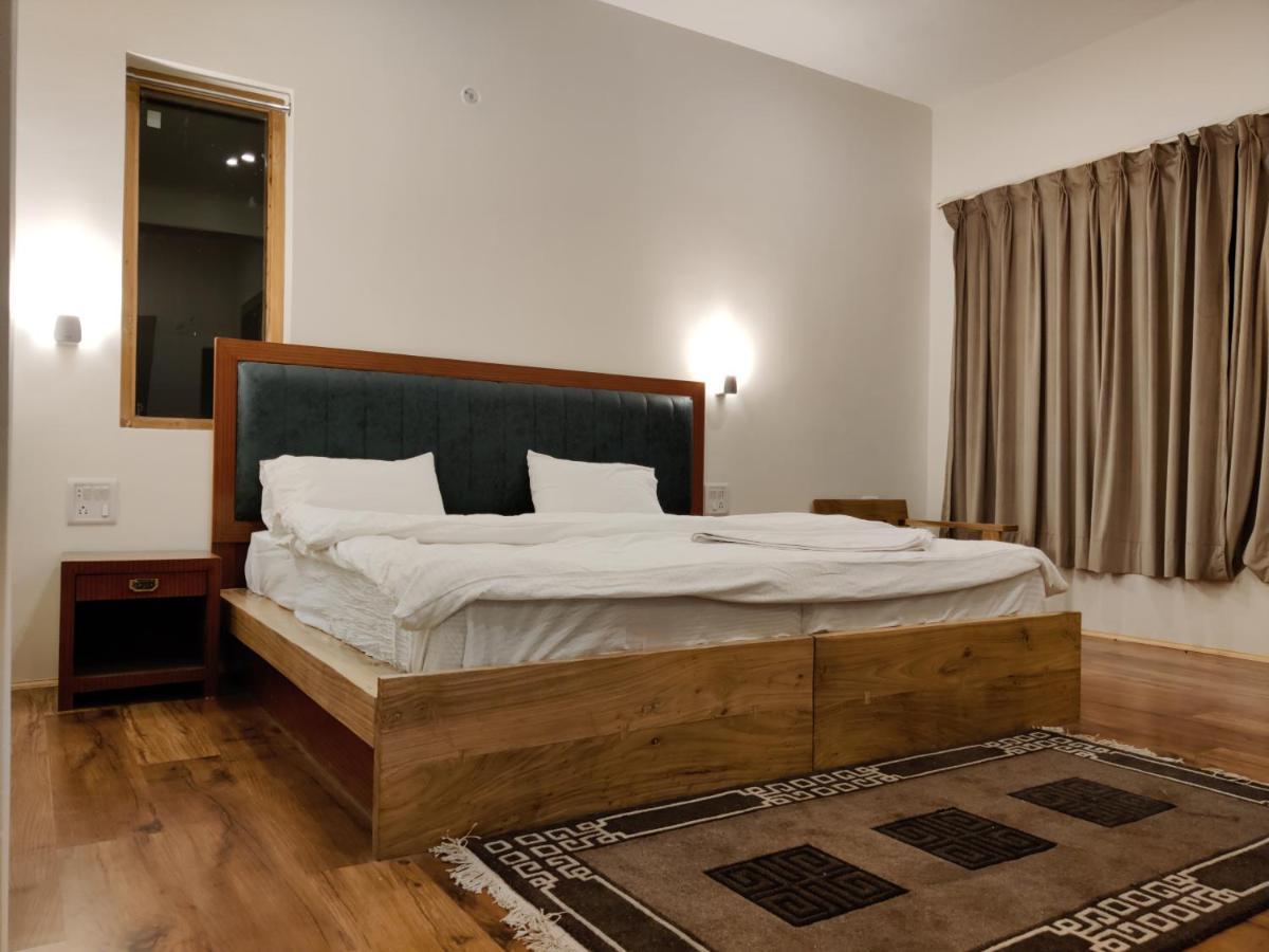 Hotel Rock Castle Residency à Leh Extérieur photo