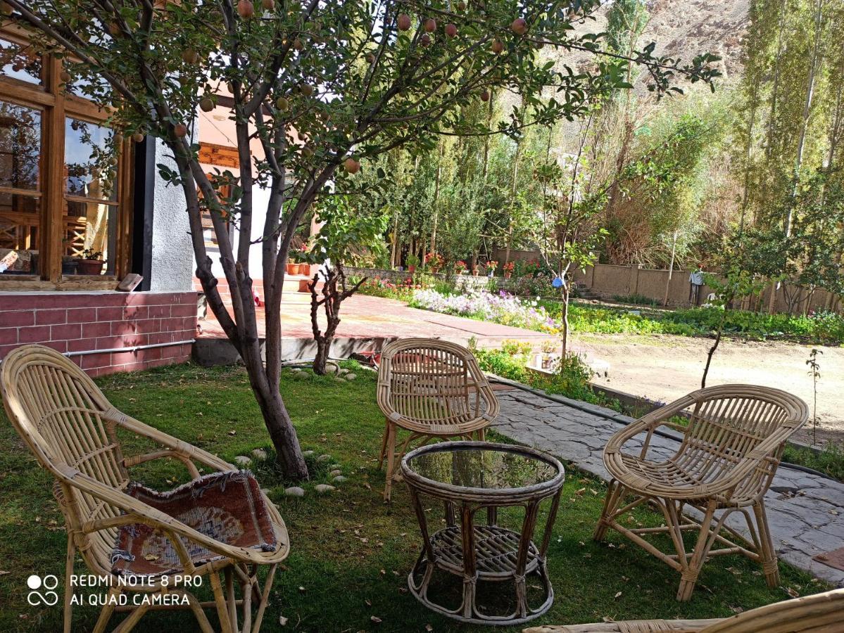 Hotel Rock Castle Residency à Leh Extérieur photo