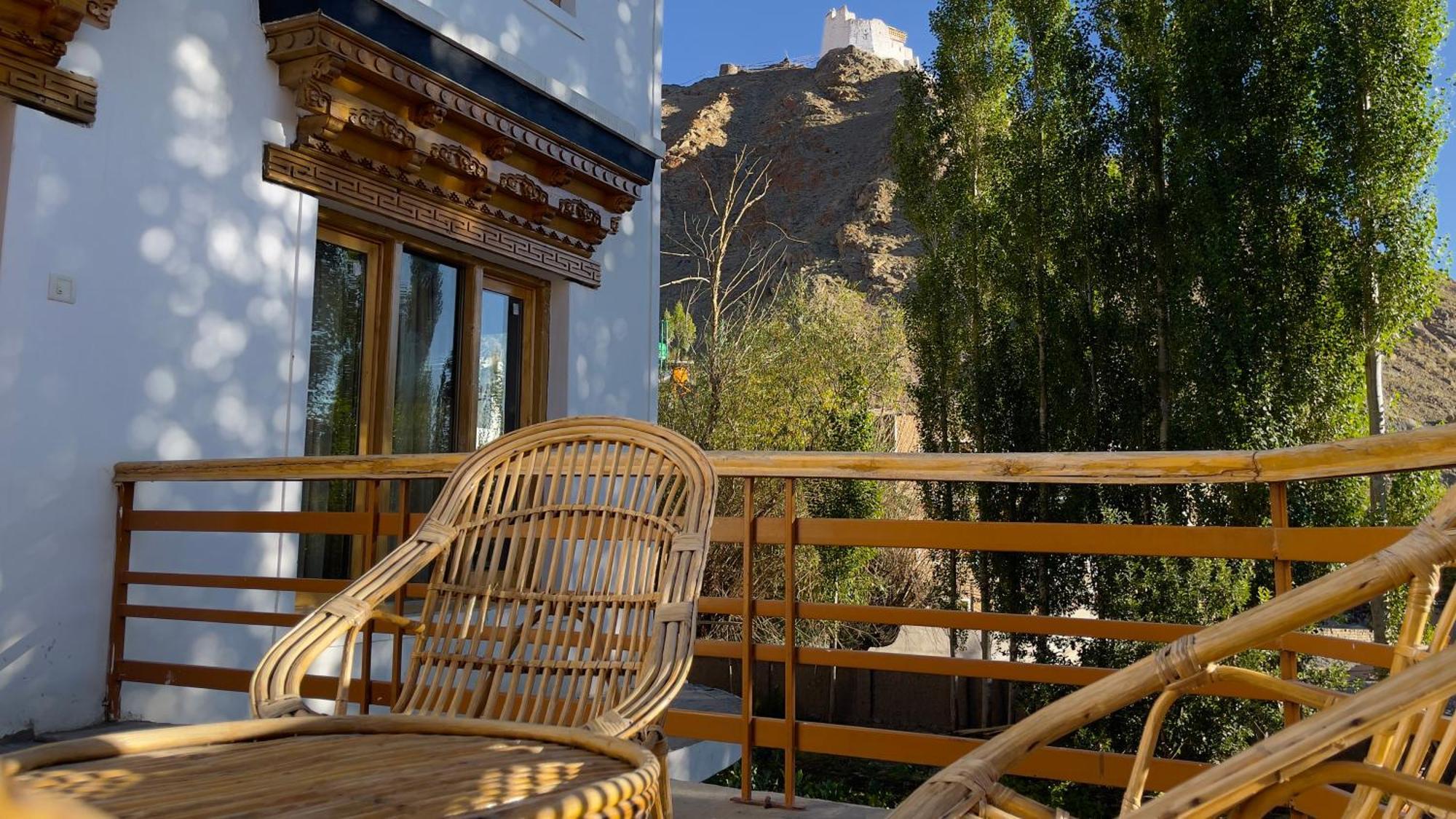 Hotel Rock Castle Residency à Leh Extérieur photo